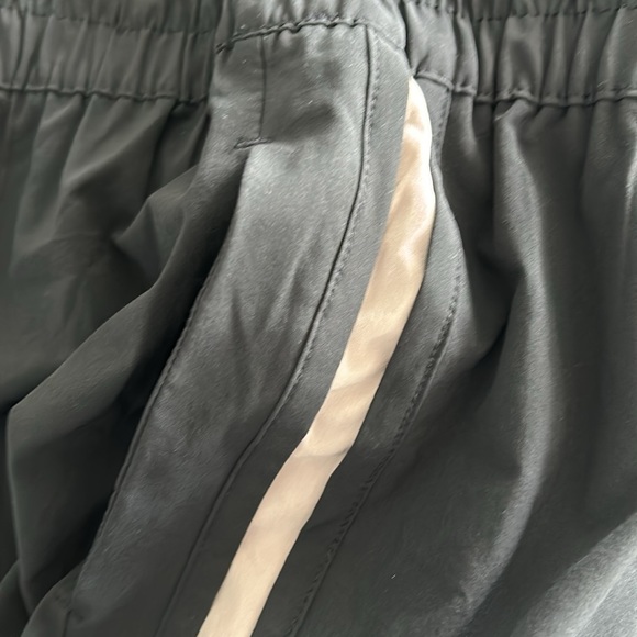 GapFit Women’s Pant - Size Small - Cuffed - New With Tags 👟 - Picture 7 of 7